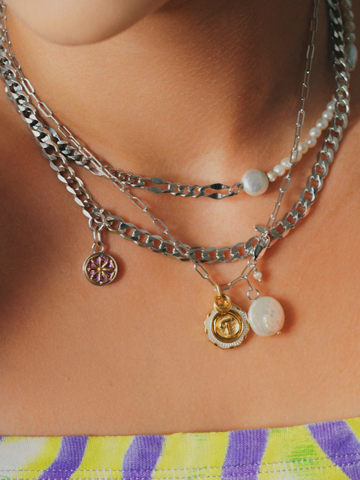 element POP coin z literą Maria Black BÉBÉ Concept